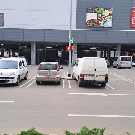 Airport 24&24 Car Parking Lägenhet Chişinau Exteriör bild