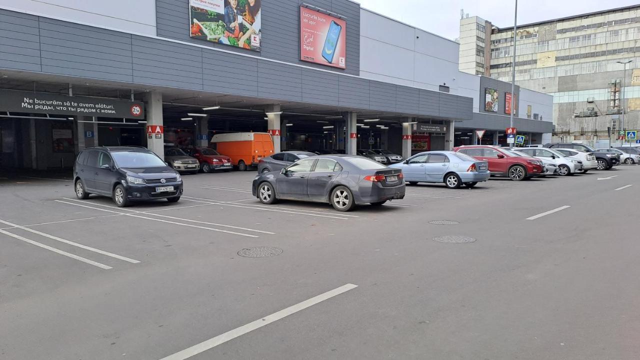 Airport 24&24 Car Parking Lägenhet Chişinau Exteriör bild
